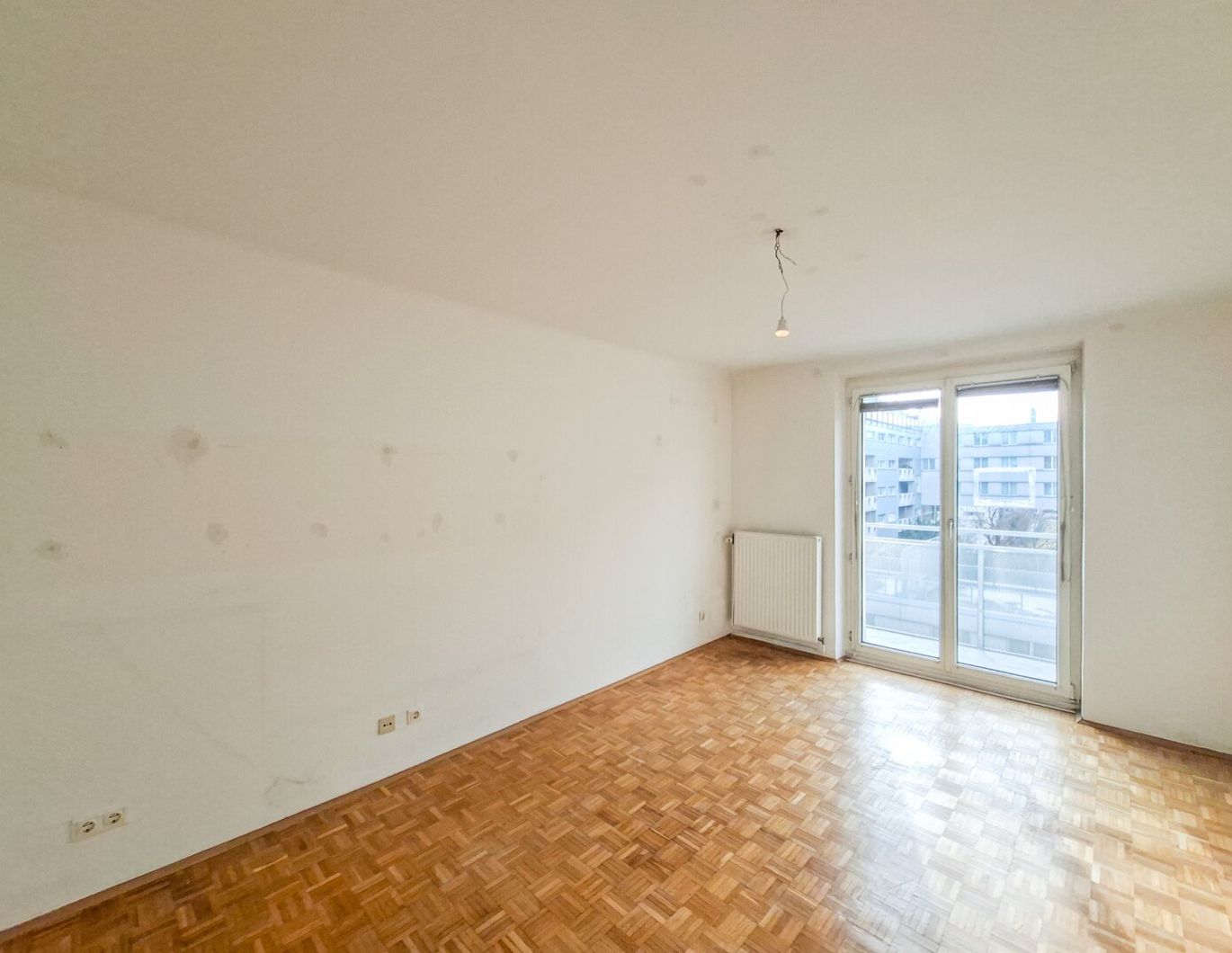 PROVISIONSFREI VOM EIGENTÜMER! TOLLE UNSANIERTE 3-ZIMMER WOHNUNG MIT BALKON!