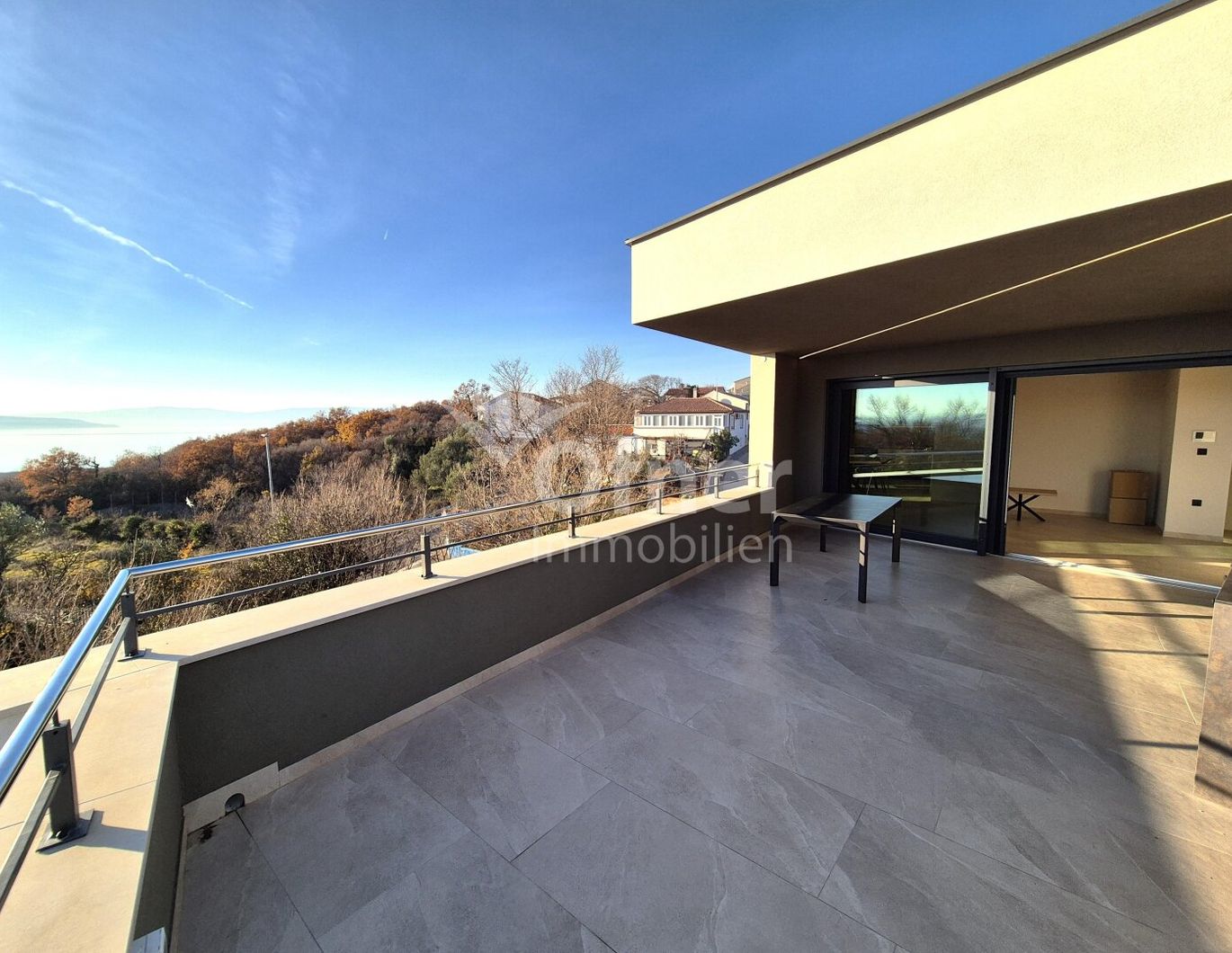 Möbliertes Penthouse in einem Neubau