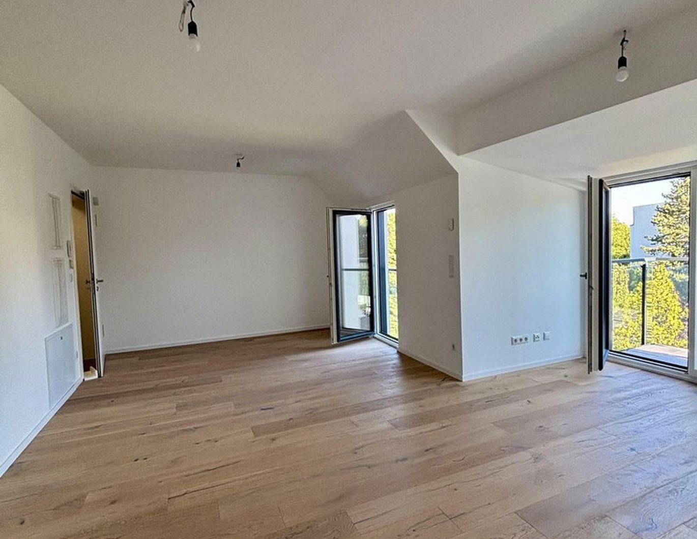 Moderne 2-Zimmer Wohnung mit Balkon und Blick ins Grüne! Miete inkl. BK, Warmwasser & Heizung!