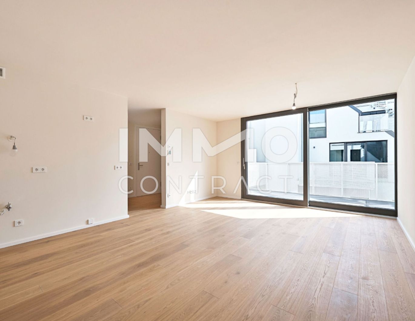 NEW! Modernes Dachgeschoss mit großer Loggia und Weitblick. ERSTBEZUG!