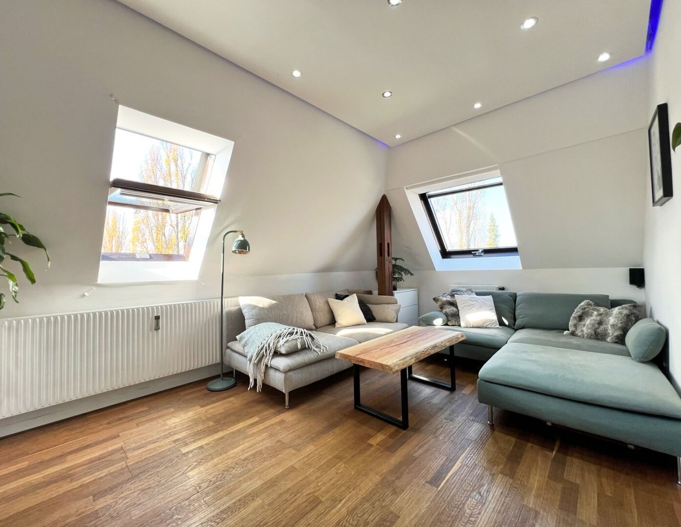 Zentrale Dachgeschosswohnung mit hochwertiger Ausstattung & Wohlfühlfaktor