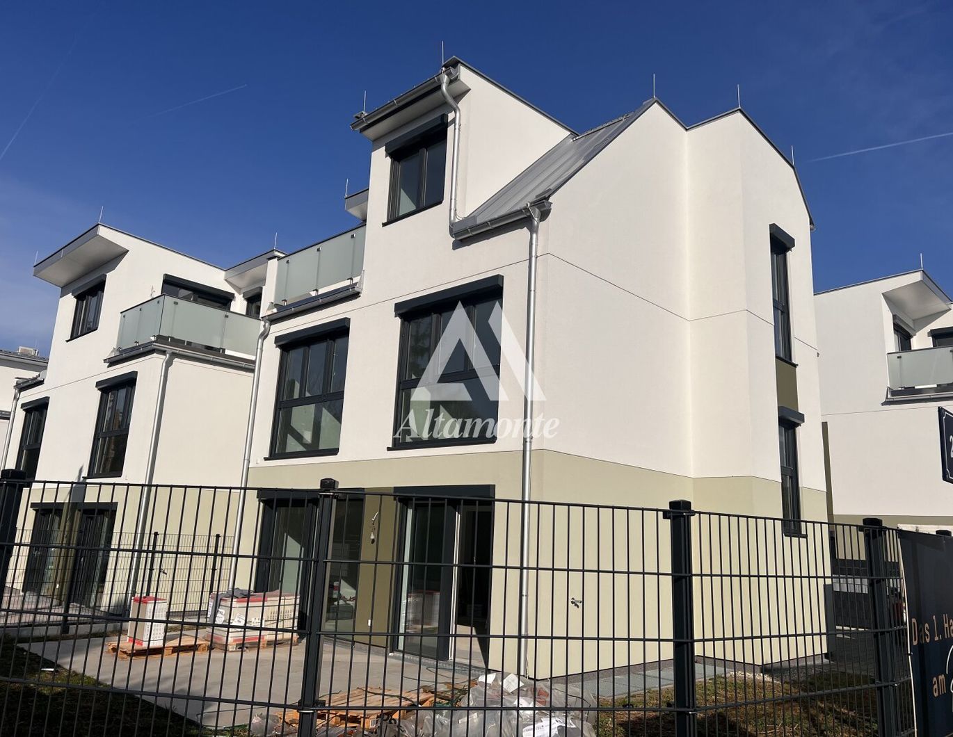 Idyllisches Zuhause mit Stadtanschluss - Erstbezug Einfamilienhaus !