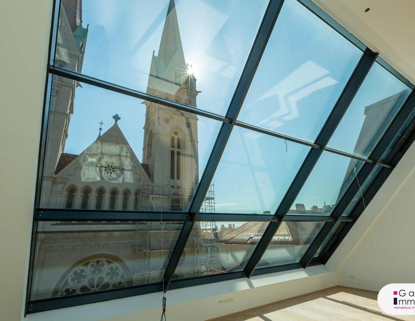 Spektakulärer Blick - Erstbezugsmaisonette im Stilaltbau - große Terrasse - Garage im Haus