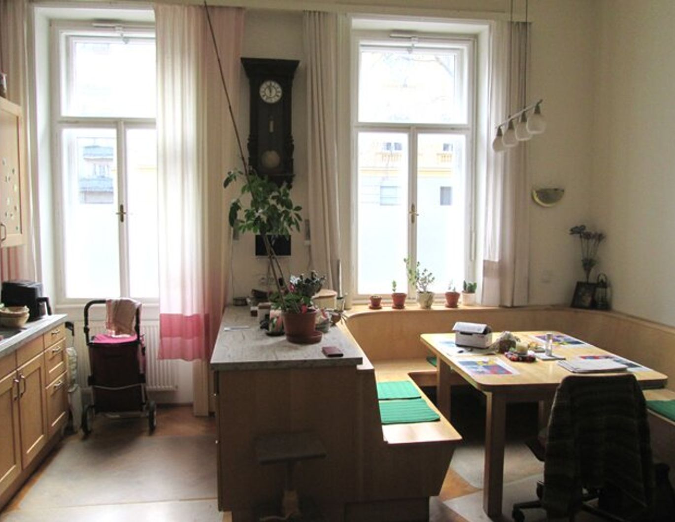 100 m² Altbau-Erdgeschoß-Wohnung in bester Lage zwischen Aumannplatz und Gersthof!