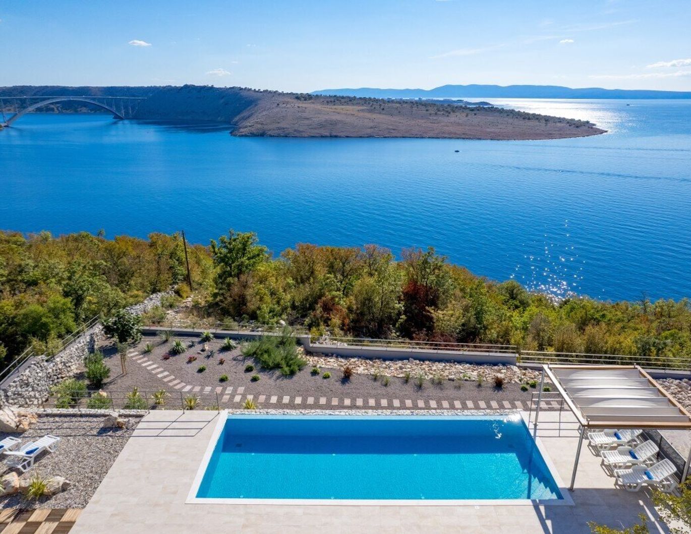 Wunderschöne Villa mit spektakulärem Meerblick