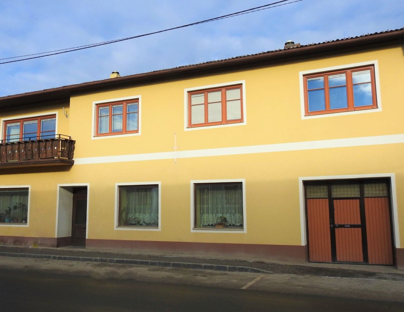 Einfamilienhaus mit ehemaligem Lokal, gemauertem Stadel und Garten in Weitersfeld im Bezirk Horn!