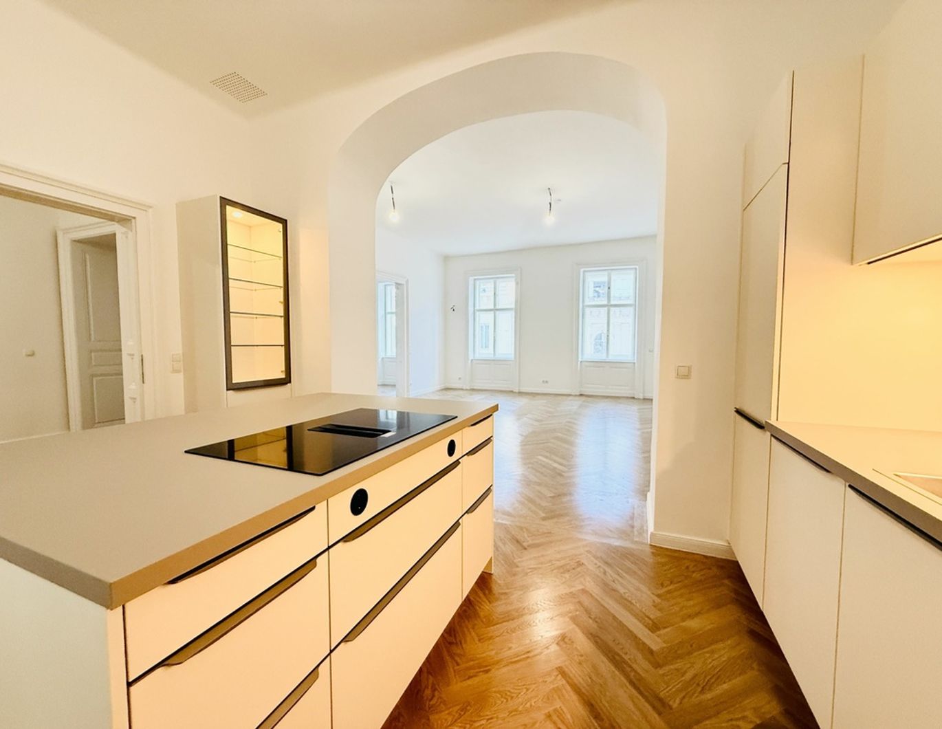 ERSTBEZUG | NÄHE BÖRSE | EXQUISITE AUSSTATTUNG | 5 ZIMMER