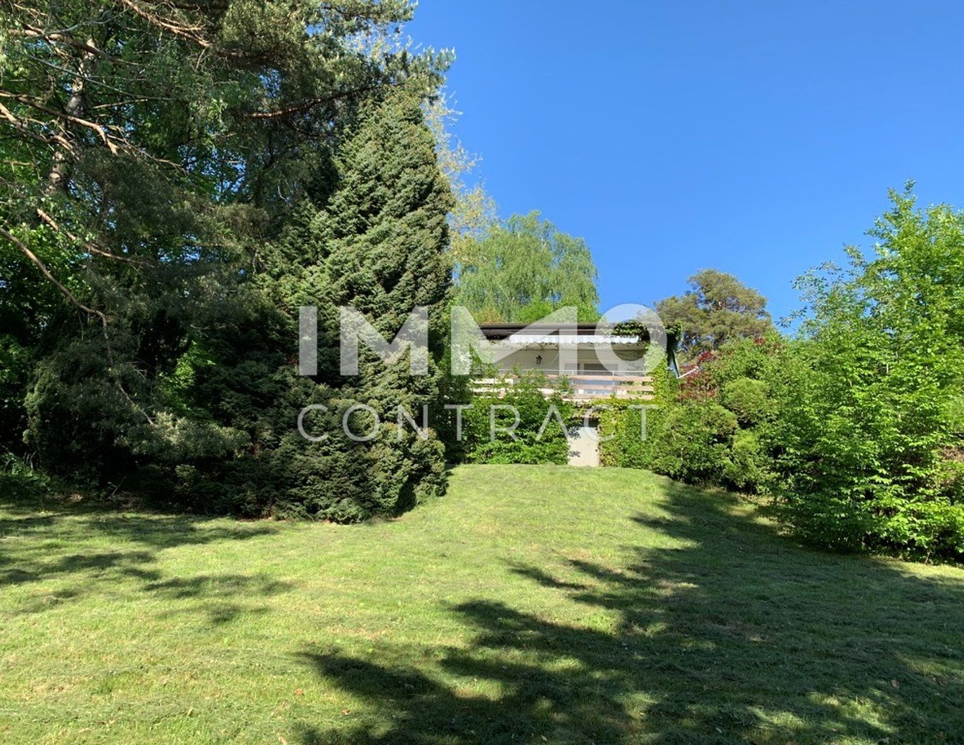 Kleines Ferienhaus in ruhiger Flachhanglage auf 1.165m² Baugrund!