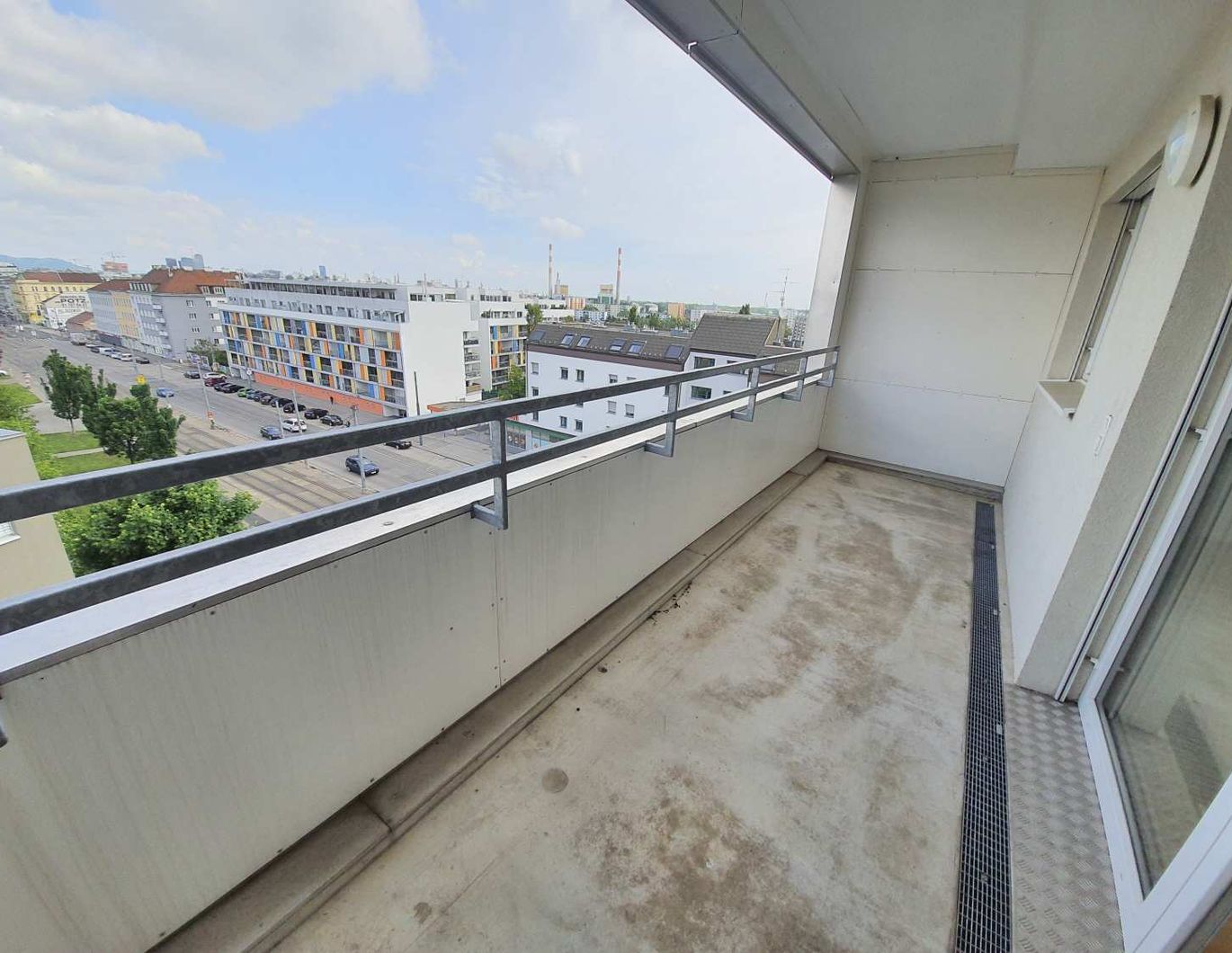 Q11 Leben in Simmering -  Loggiawohnung mit 2 Zimmern und Deckenkühlung!