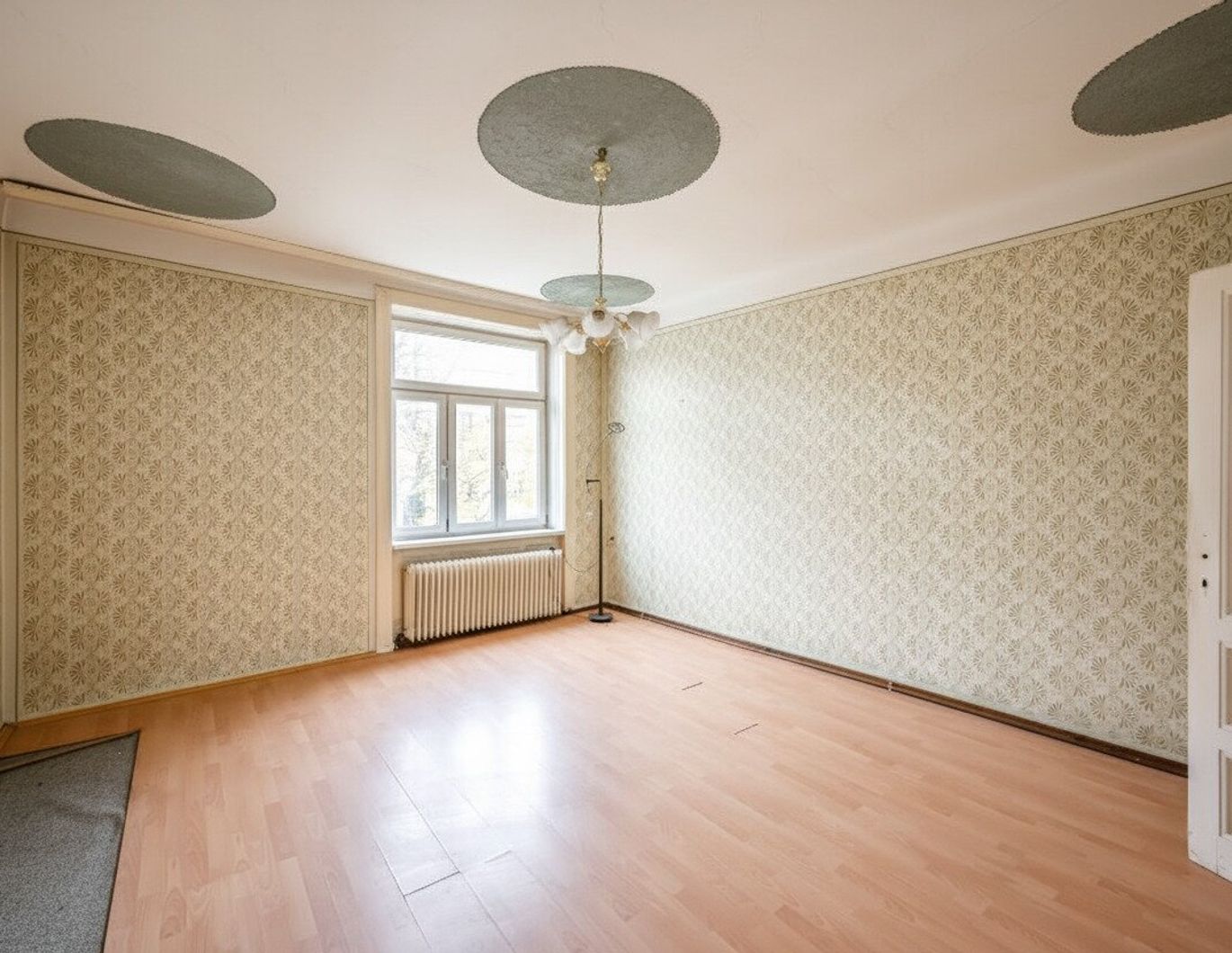 ++Fasangarten++ Altbau mit Potenzial - sanierungsbedürftige 2-Zimmer-Wohnung