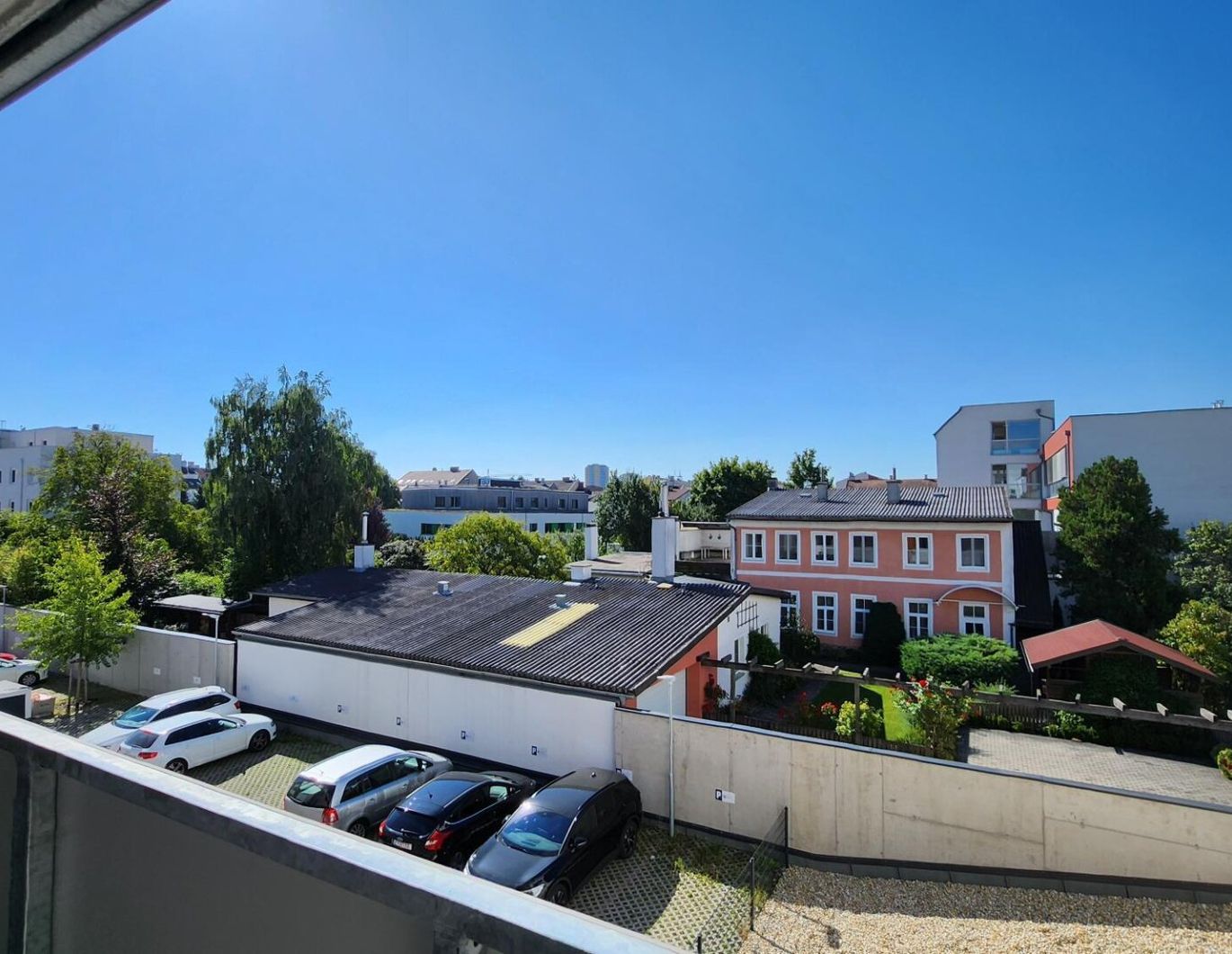 GRÜNER MAX! 2 ZIMMER INKLUSIVE MÖBLIERTER KÜCHE - PERFEKT FÜR ANLEGER!