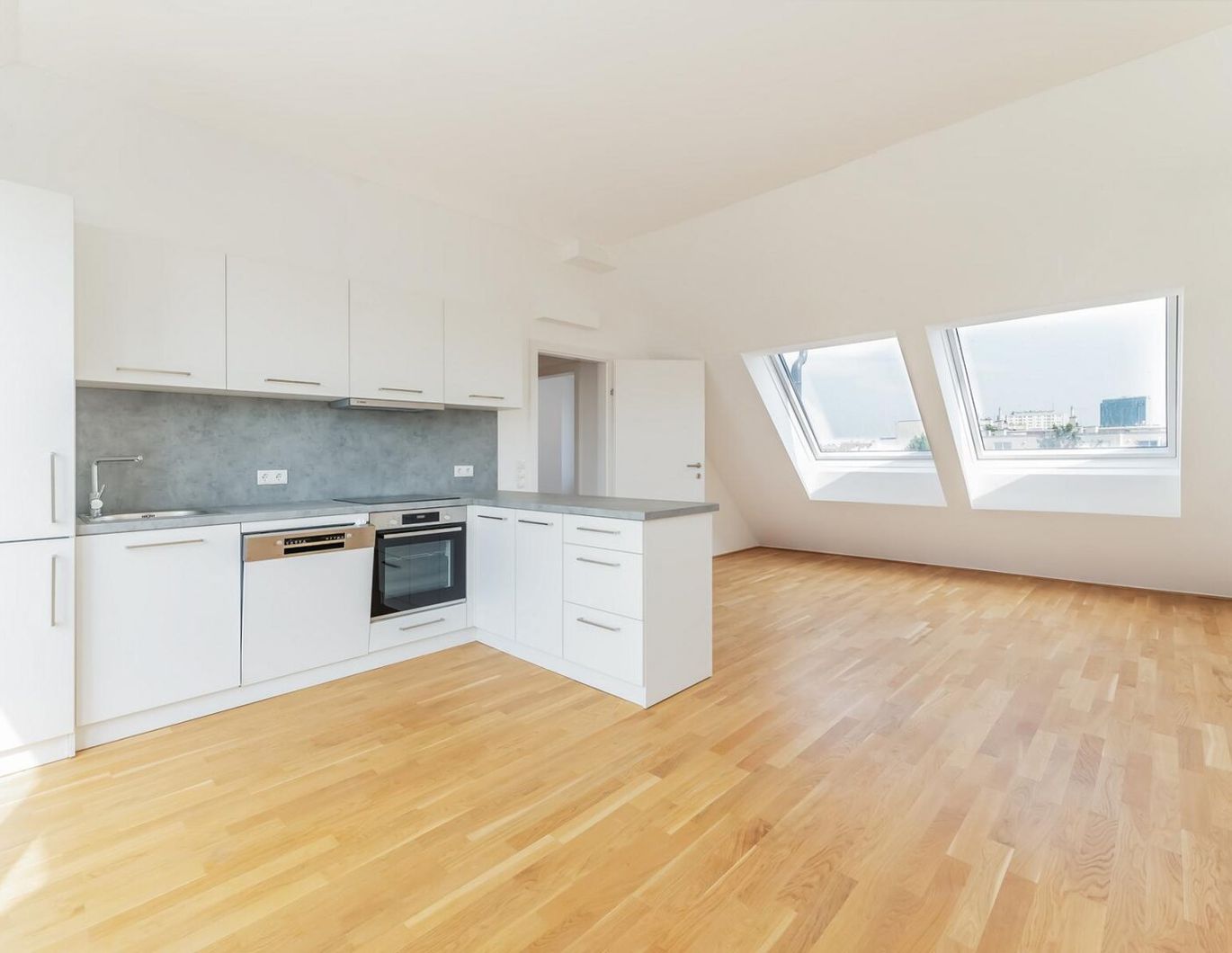 Anlegerwohnung | Befristet vermietete 4-Zimmer-Dachgeschosswohnung mit KFZ-Stellplatz im 10. Bezirk!