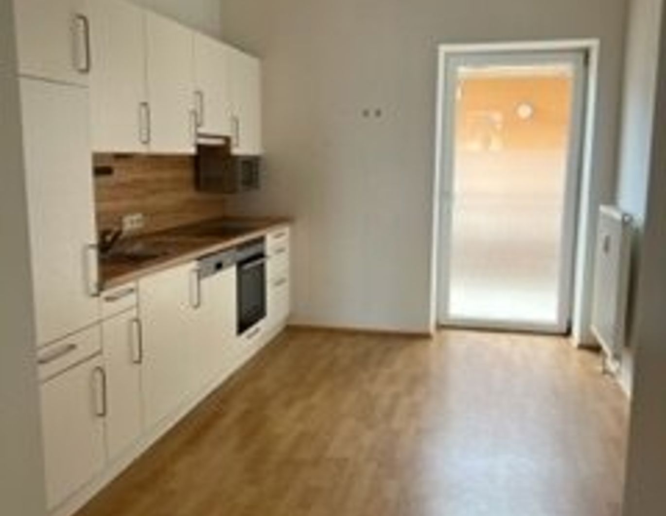 Modernes Wohnen: 2 Zimmer-Wohnung in 8042 Graz St. Peter, Balkon & Einbauküche.