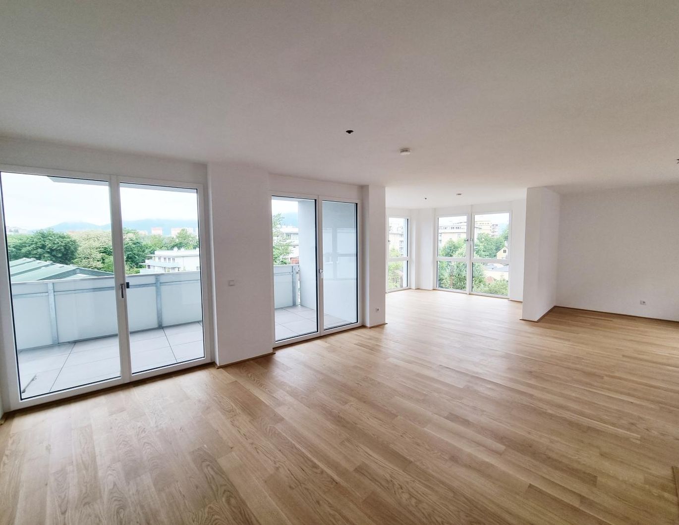 Bezugsfertige 5-Zimmer-Wohnung in Top-Lage in Graz Geidorf! Unverbaubarer Blick Richtung Mur!