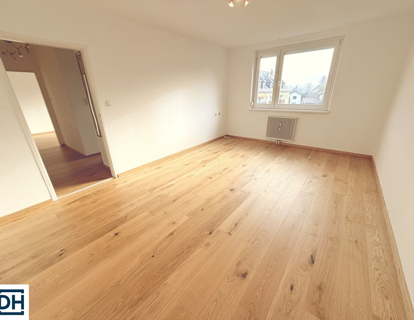 Gut geschnittene 2-Zimmer-Wohnung mit Festungsblick