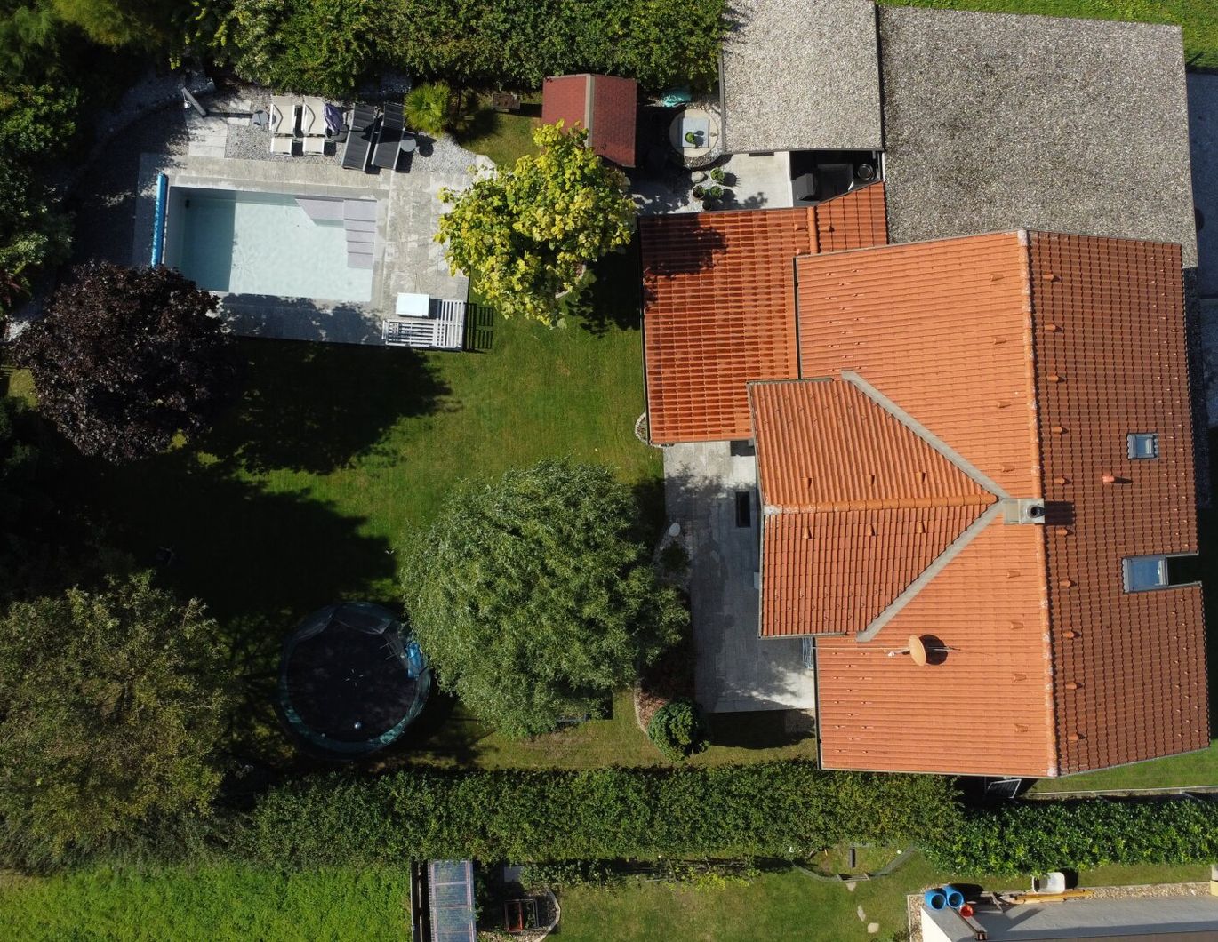 Top saniertes Einfamilienhaus mit Pool
