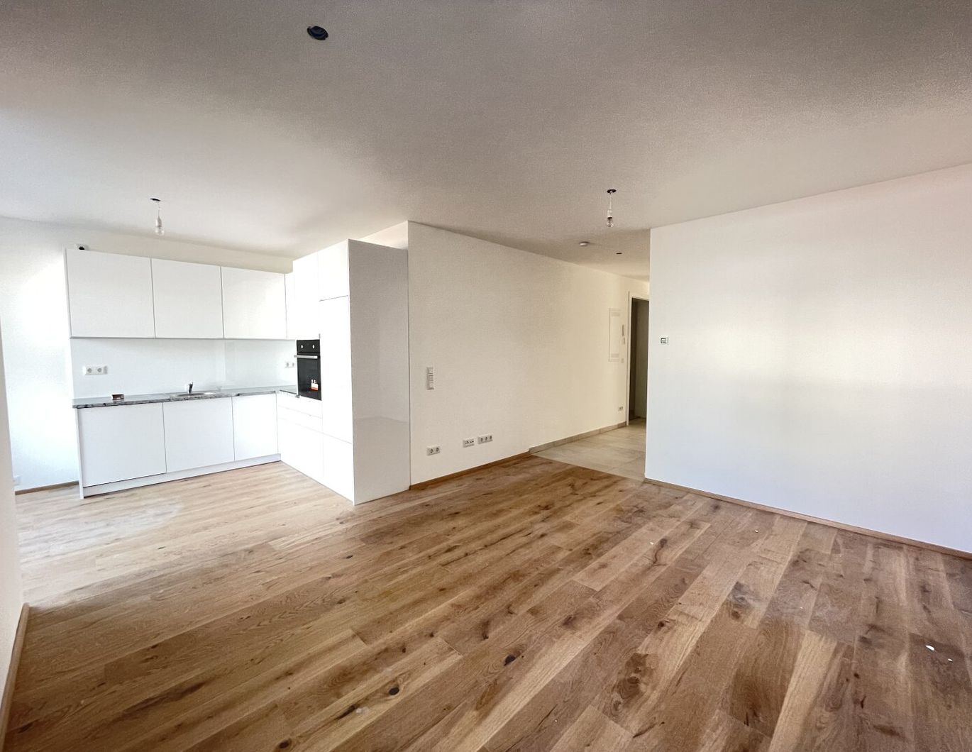 3 Zimmer mit großem Balkon bei U2 / Top 3 - Wärmepumpe