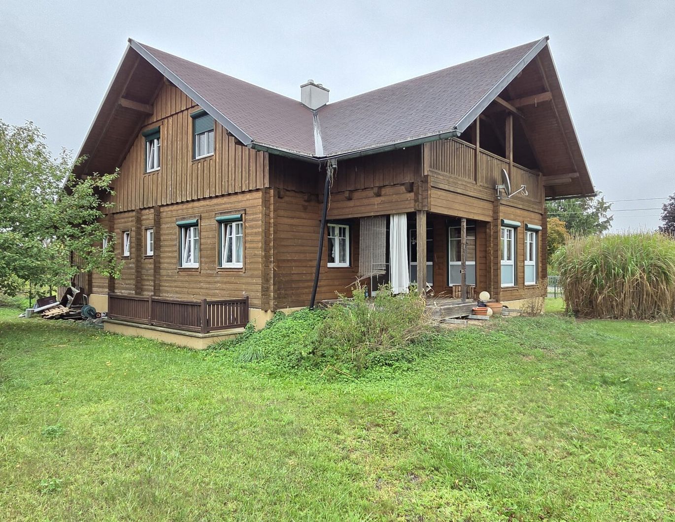 Holzblockhaus mit Vollkeller in guter Lage