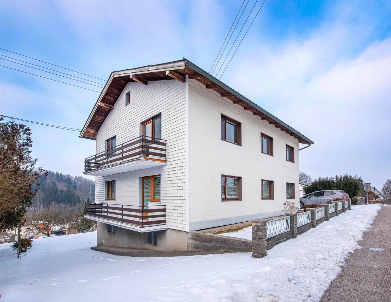 Vielseitige Liegenschaft mit großem Grundstück