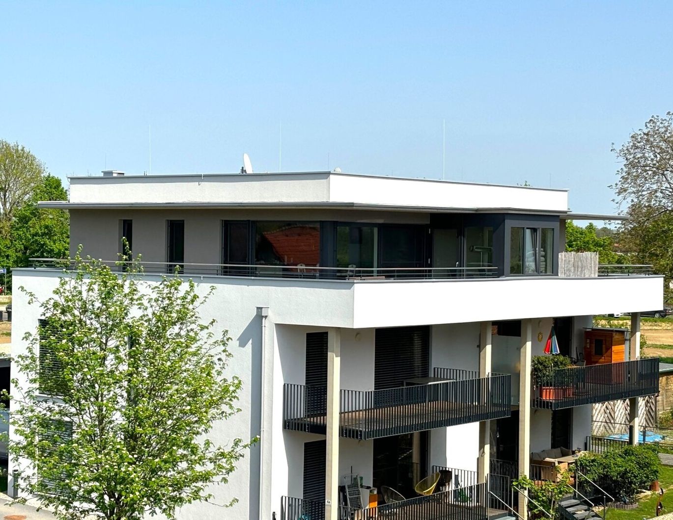 Modernes Penthouse mit eigenem Liftzugang direkt in die Wohnung und dreiseitiger Dachterrasse mit Wintergarten