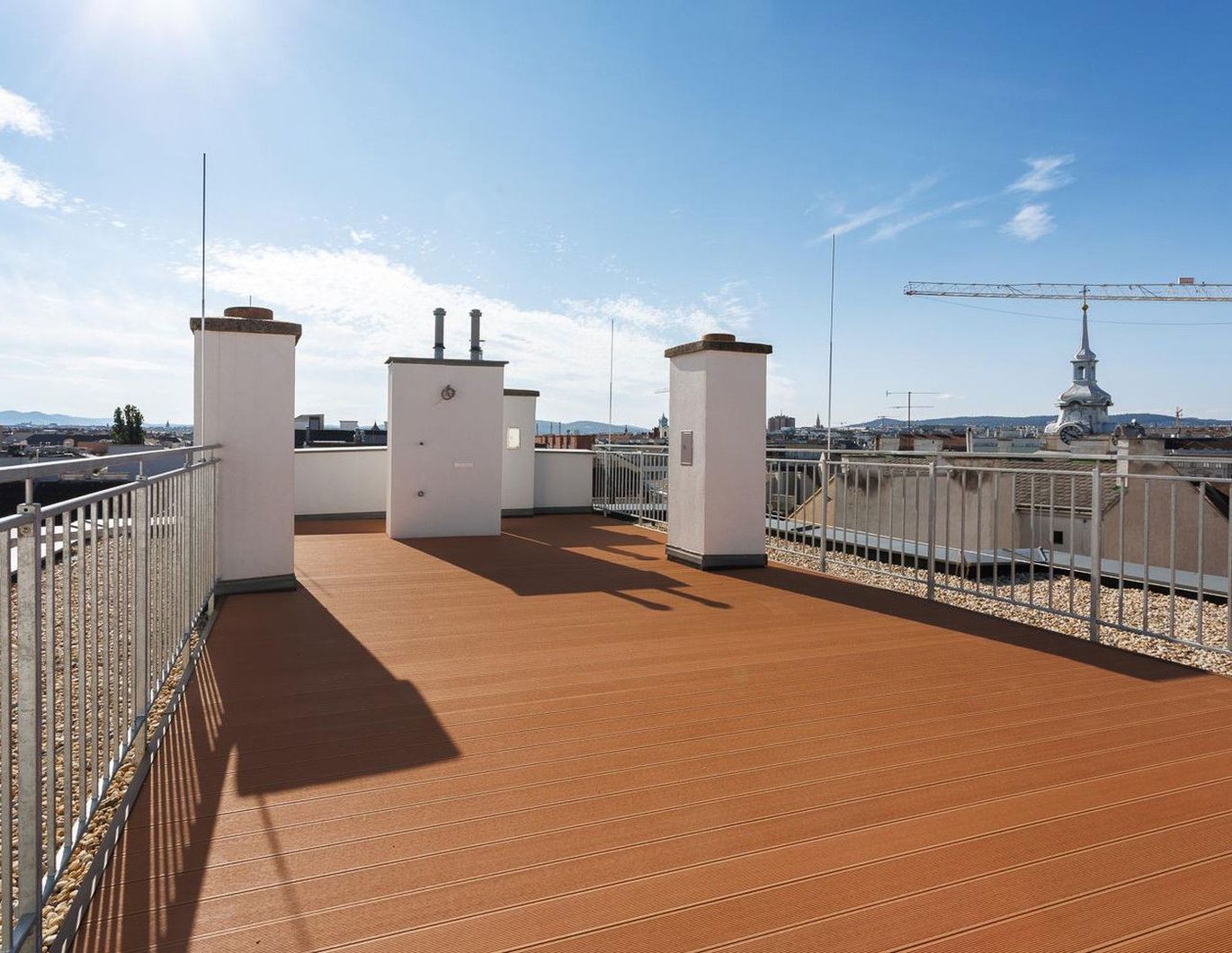 Dachterrassenwohnung mit 77 m² Outdoor-Oase und 360° Blick über Wien
