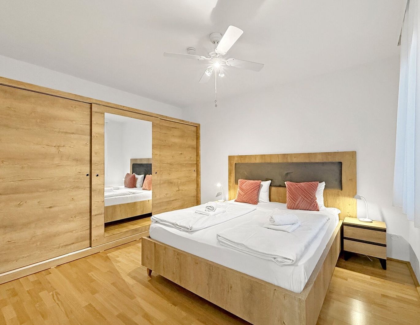 Airbnb | 2-Zimmer Wohnung in 1100 Wien | Balkon | Voll möbliert