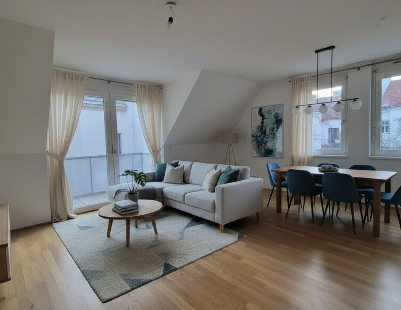 MODERNE 3-ZIMMER- BALKONMIETE