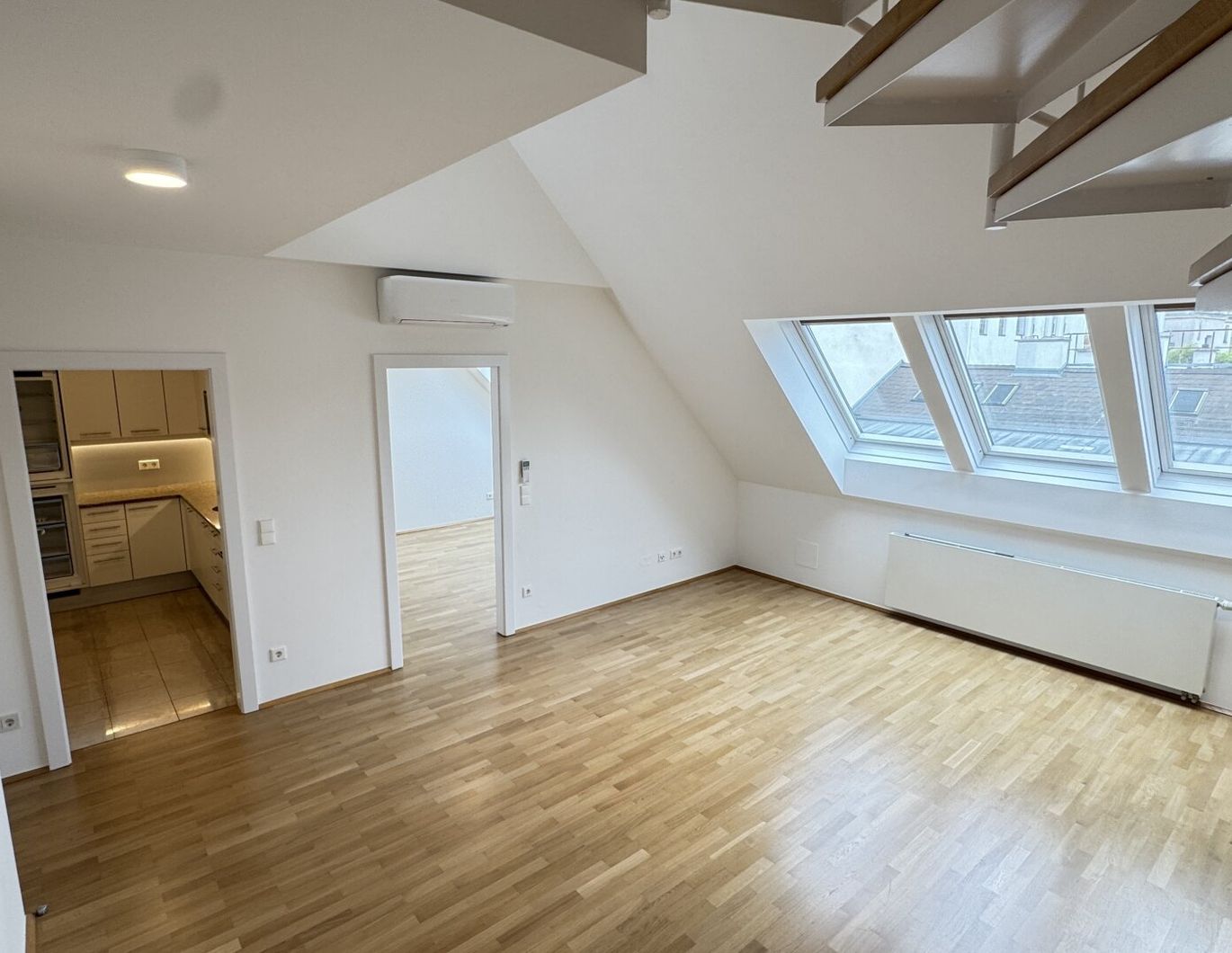 Traumhafte Dachgeschoßwohnung mit Terrasse!