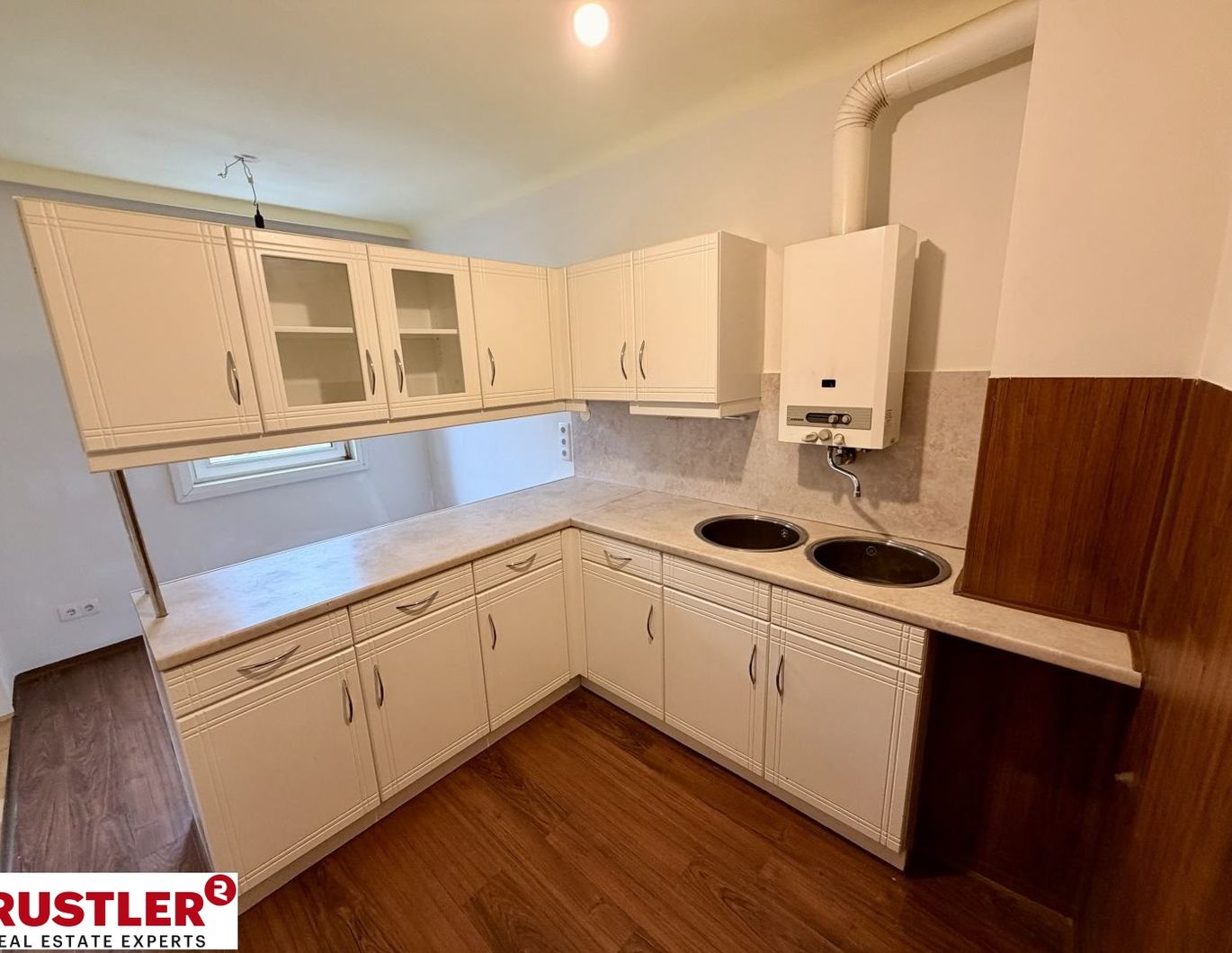 2 Zimmerwohnung mit hofseitigen Balkon in der Angeligasse - zu verkaufen