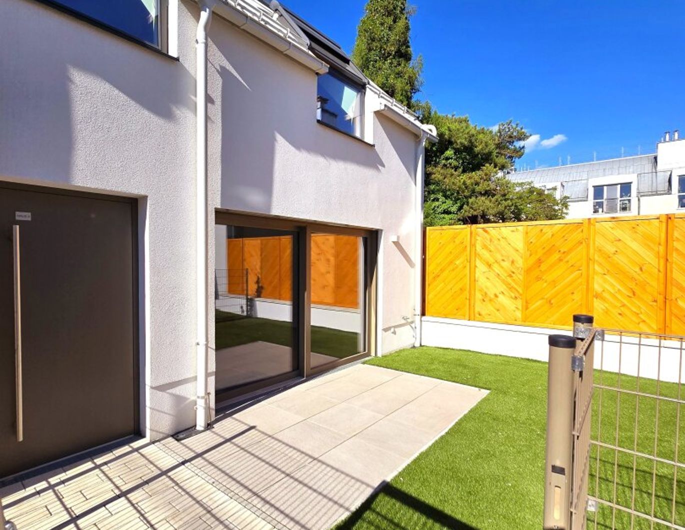 SUMMER SALE! Lebens(t)raum Erfüller! Cooles Townhouse mit Garten! Ideale Raumaufteilung + Erdwärme + Absolute Ruhelage + Tiefgarage + Ideale Süd Ausrichtung! Nachhaltig und zukunftssicher investiert!