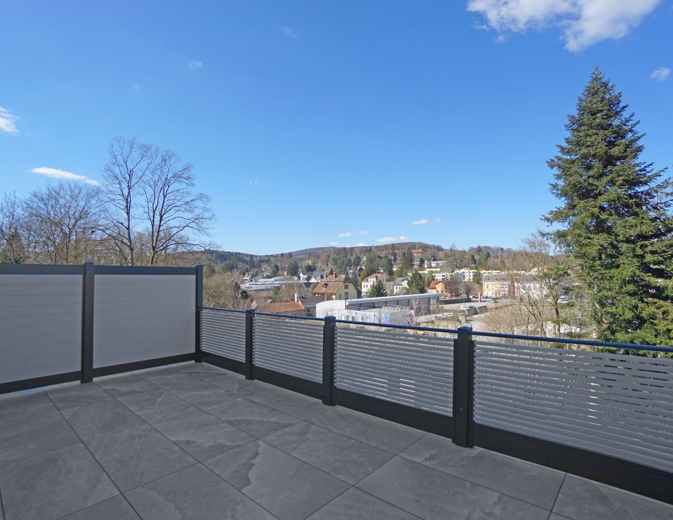 Erstbezug! Hochwertige moderne Doppelhaushälfte in zentraler Grünruhelage in Pressbaum, perfekt für Familien