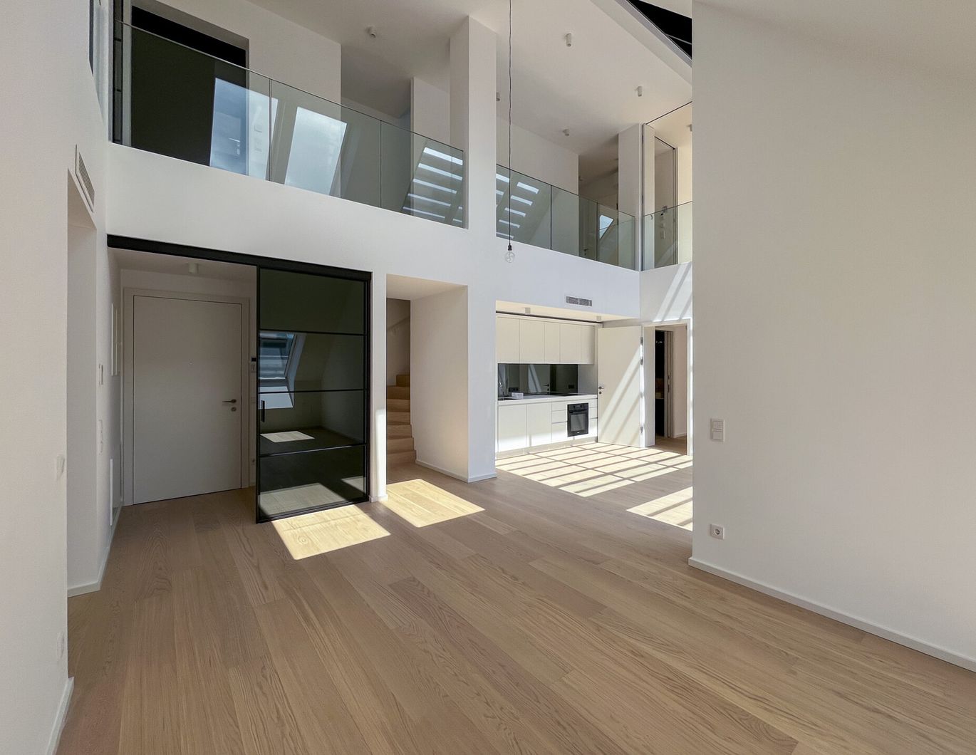 ERSTBEZUG: 5-Zimmer-Dachgeschoß-Maisonette-Wohnung mit 2 Terrassen - zu mieten in 1010 Wien
