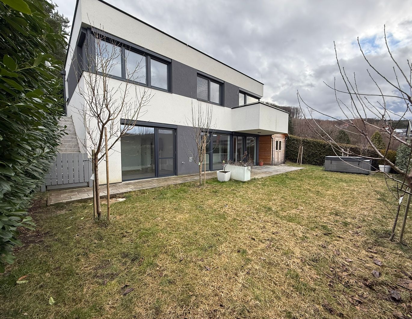 Niedrigenergiehaus 127m² | Jacuzzi | Bora-Küche | Garten | Sofort