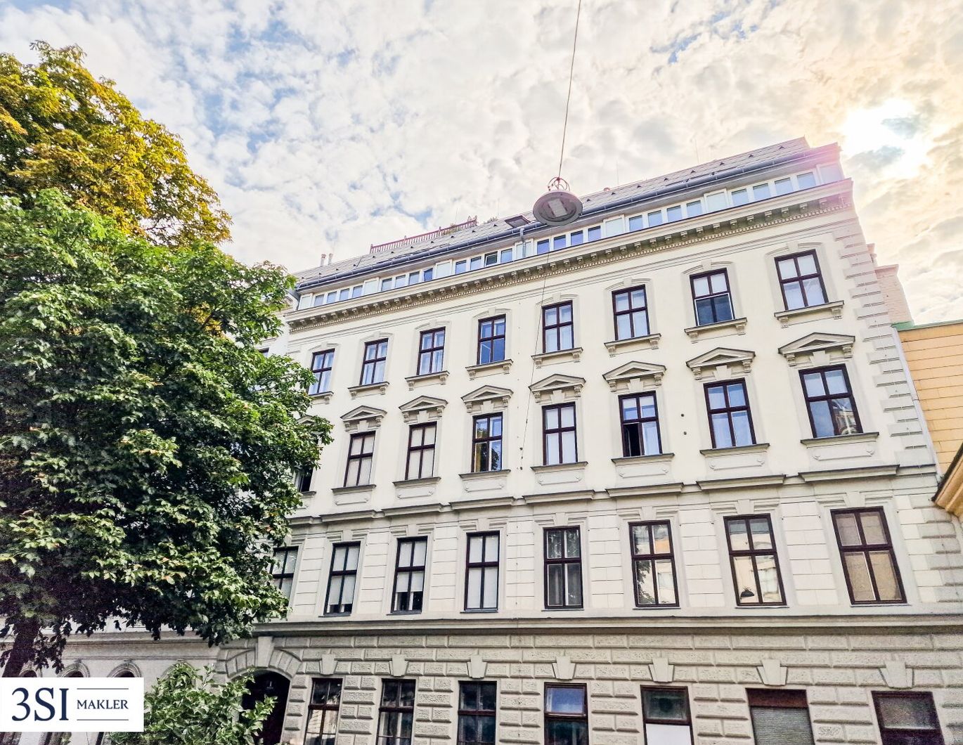 Gepflegte Altbauwohnung in urbaner Lage am Bennoplatz!