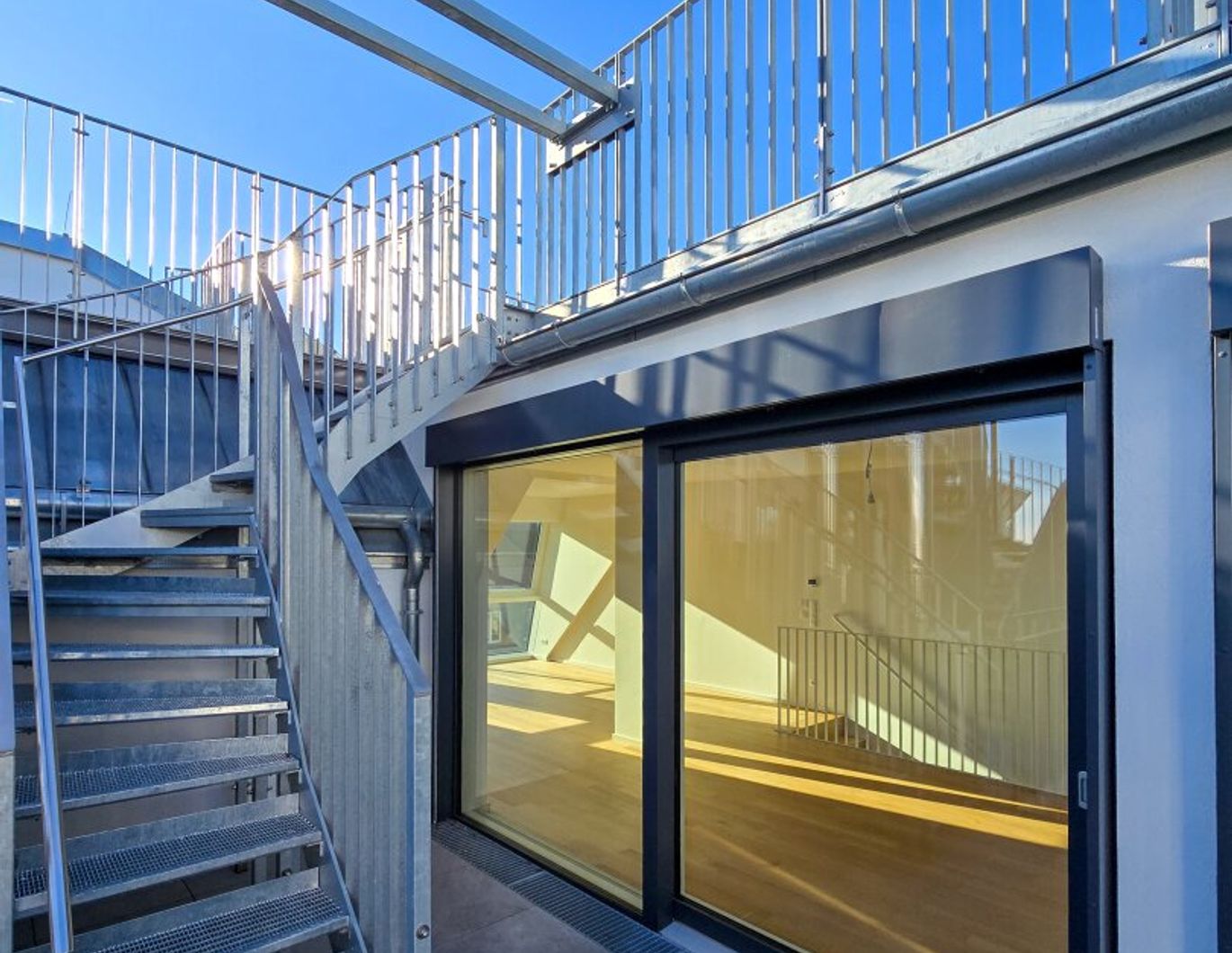 Erstbezug | Maisonette mit 83 m² Terrasse | 4 Zimmer | Garage | Fertiggestellt | Kein Bauträgerrisiko