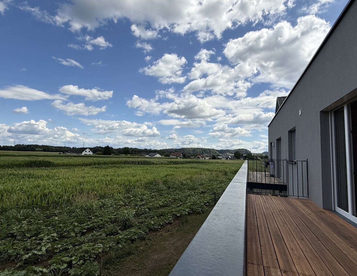 78M2 | ERSTBEZUG | 2x CARPORT | KELLERABTEIL | BALKON