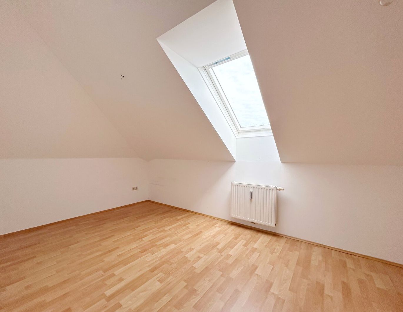 SOMMERAKTION 2 MONATE MIETFREI - 2 ZIMMER WOHNUNG DIREKT IM ORT