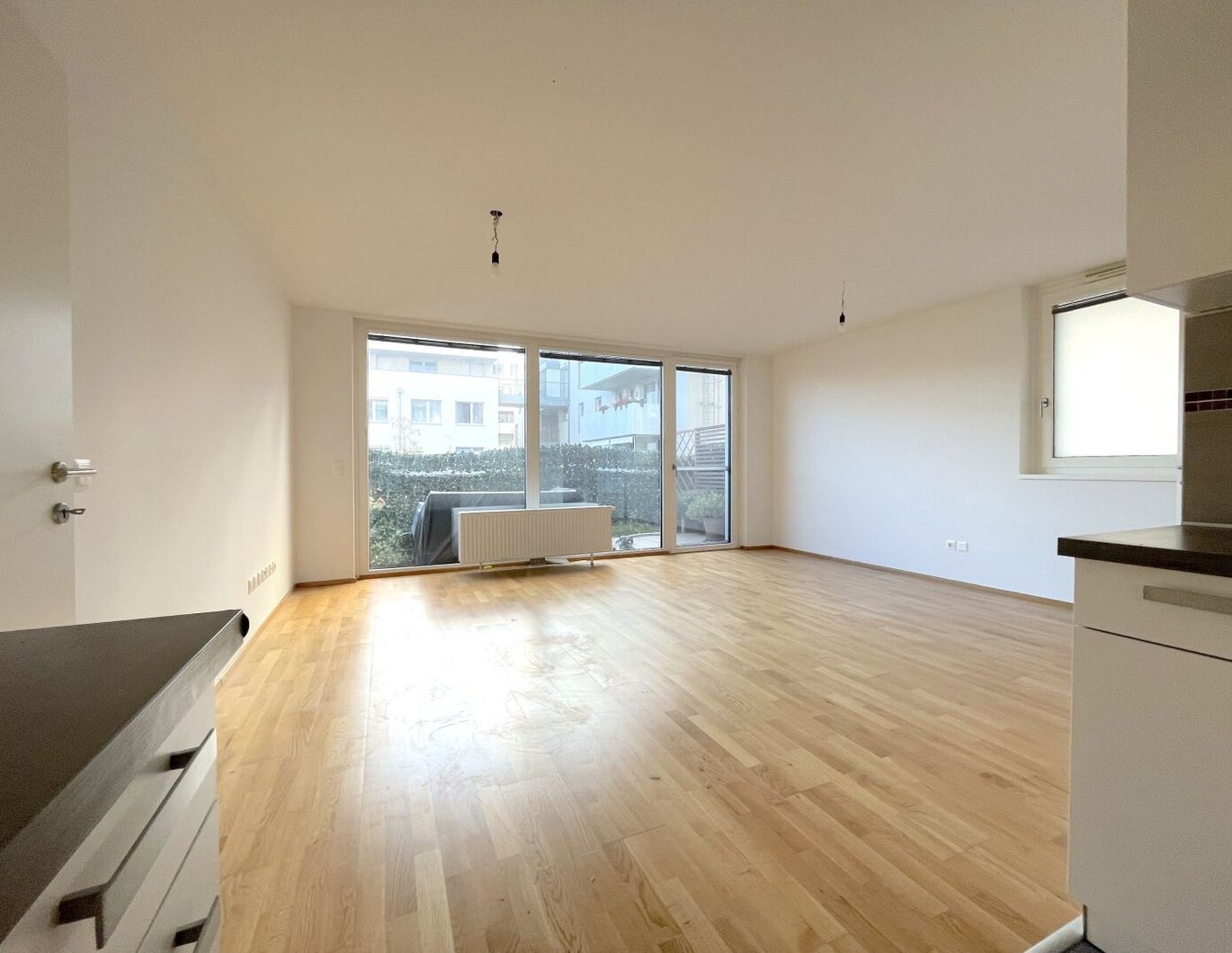 Sonnige, moderne Gartenwohnung mit vielen Extras