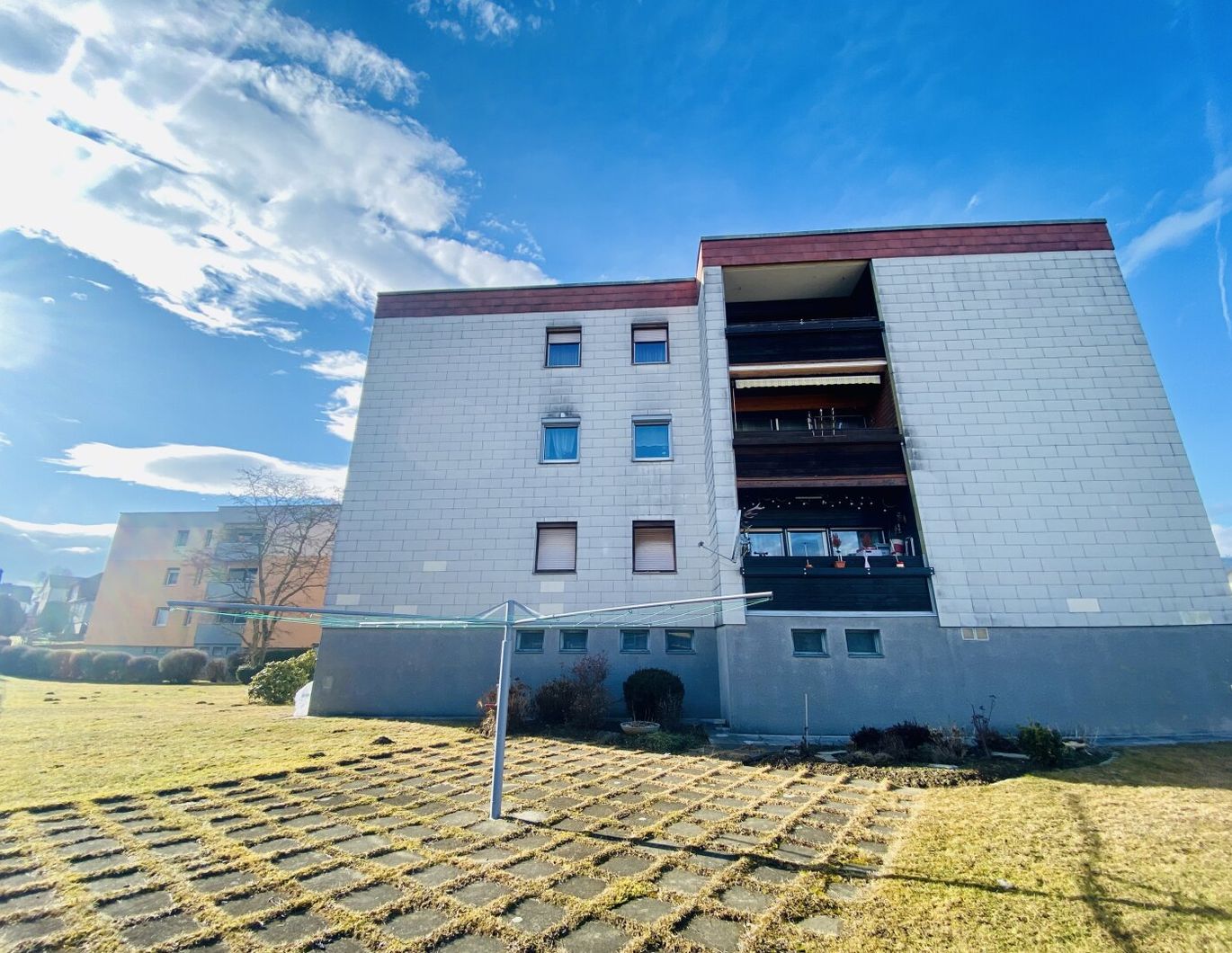 Apfelberg: 3-Zimmer-Wohnung mit Loggia: jetzt nach eigenem Geschmack fertigstellen