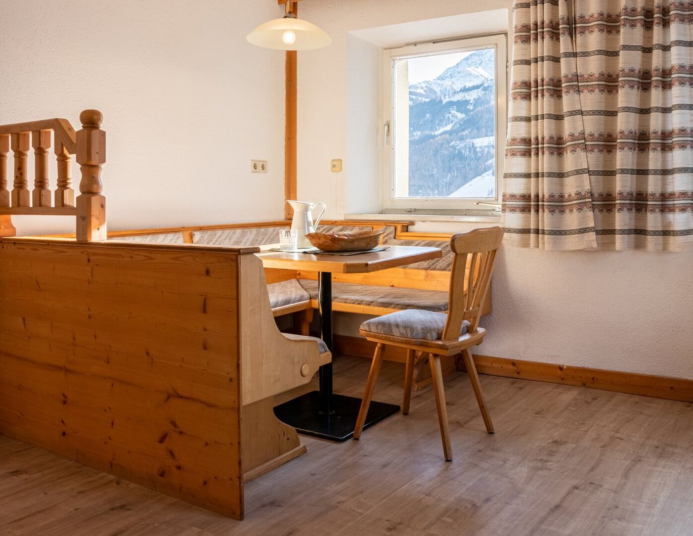 MIETE - Helle 2 Zimmerwohnung mit Balkon inkl. Betriebskosten - in Virgen