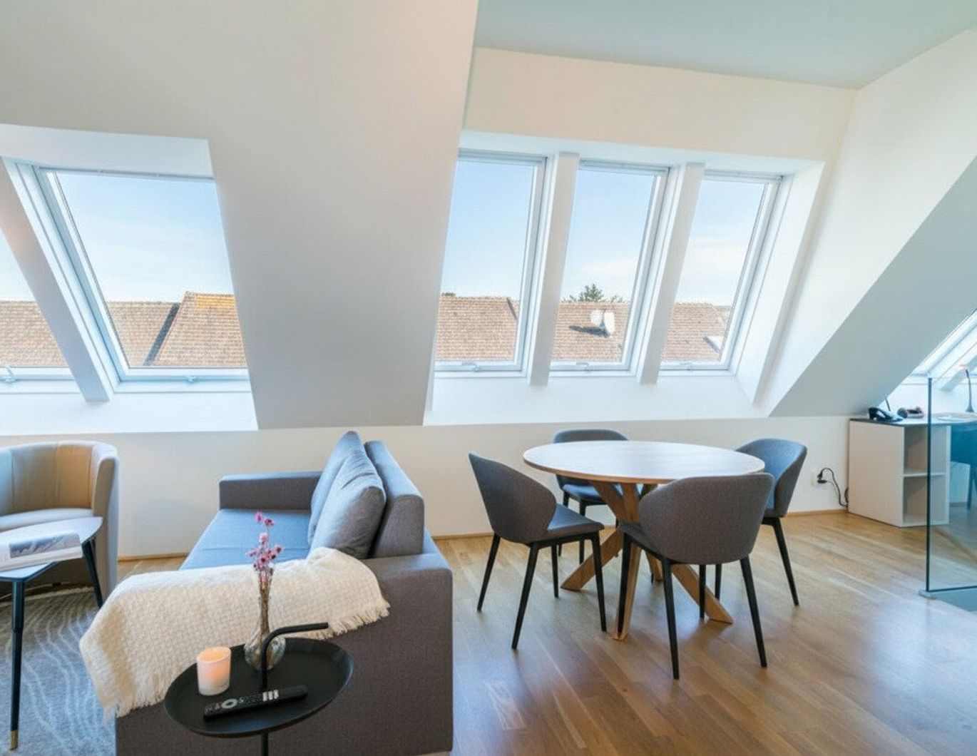 Traumhafte DG-Wohnung mit Terrasse