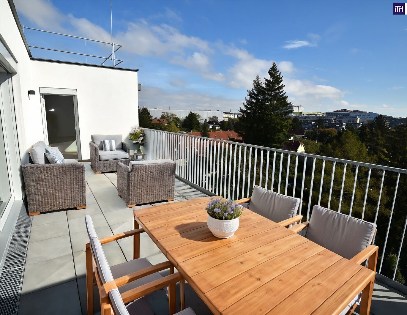 GENIAL und RAR!! 5-Zimmer-Penthouse mit grandiosem Fernblick, bester Ausstattung und herrlicher Terrasse!