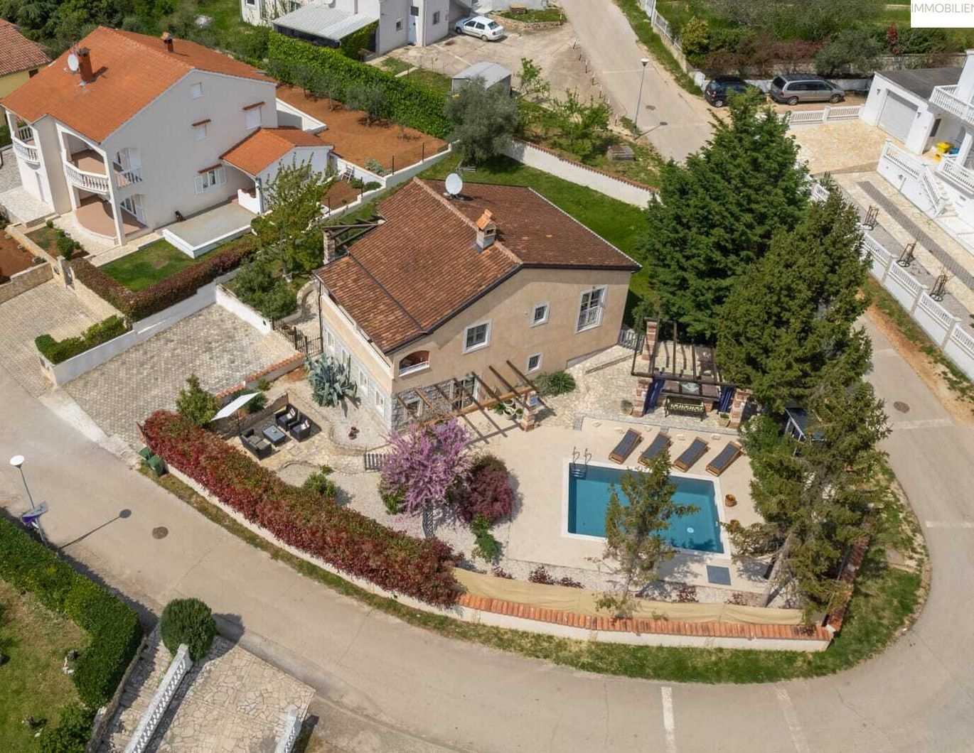 Villa mit Pool in Poreč - Luxuriöses Wohnen auf 180m²