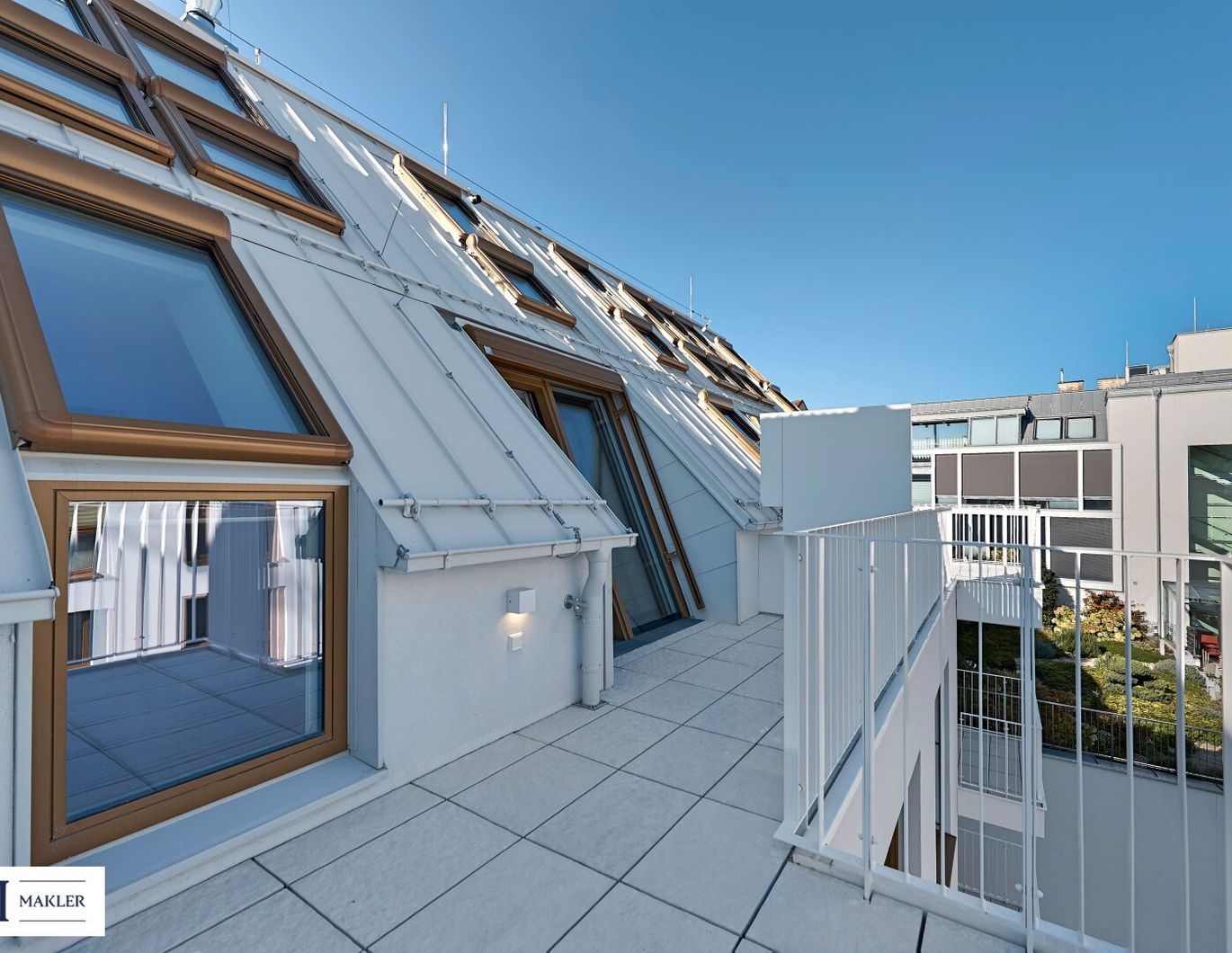 The Temptation: Smarte 2-Zimmer-Dachgeschoßwohnung mit großzügiger Terrassenfläche mit Blick in den ruhigen Innenhof