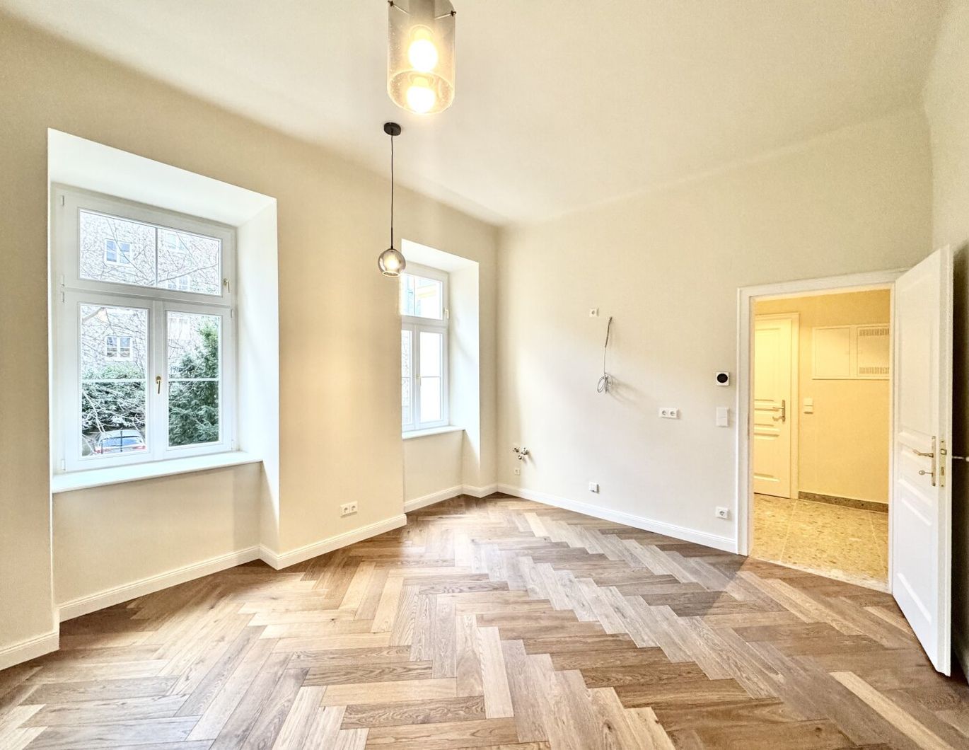 PERFEKTE STADTWOHNUNG! Altbau-Erstbezug mit Blick in den begrünten Innenhof!