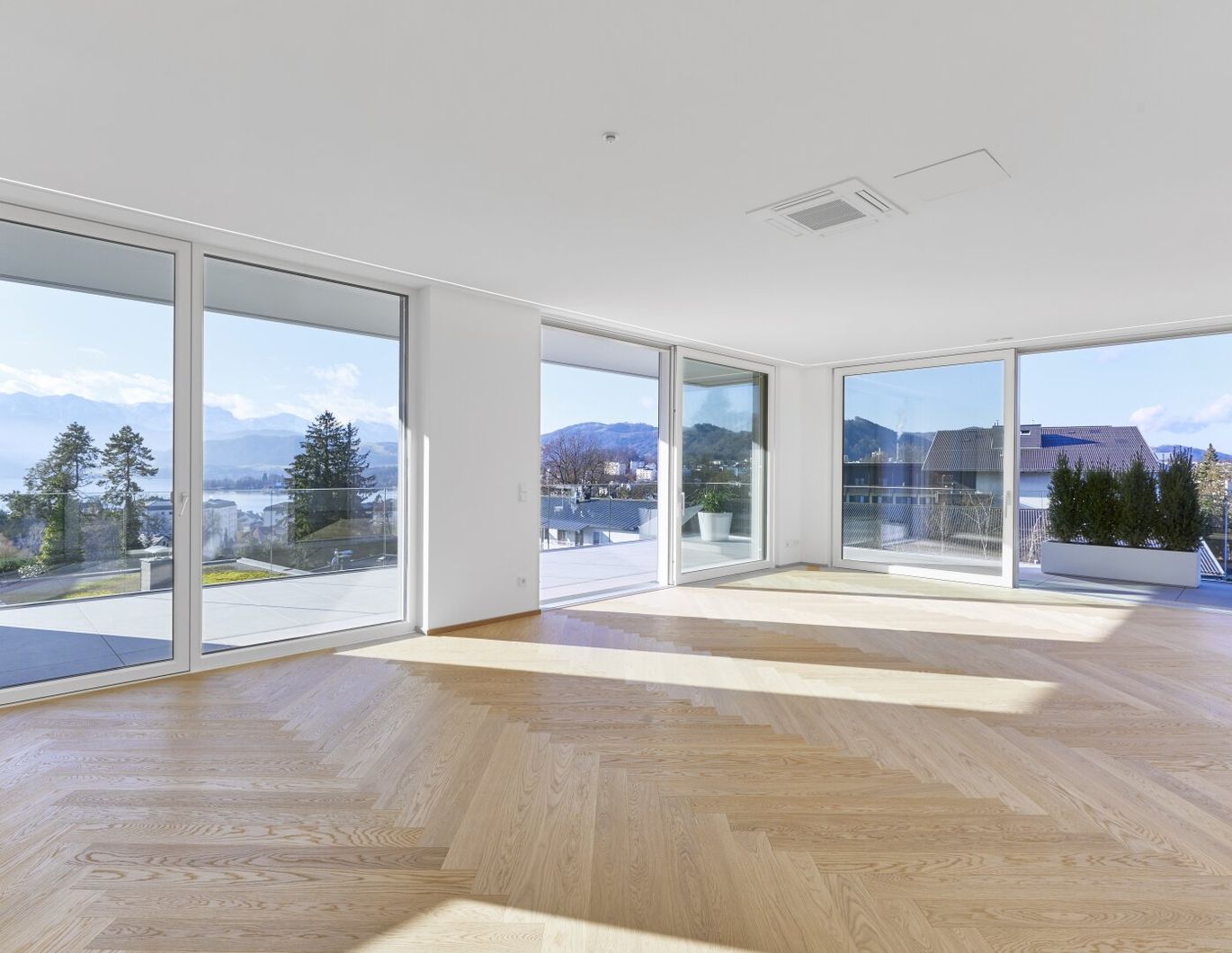 VISTA IMPERIALE - Luxus-Penthouse mit Privatgarten und unvergleichlichem Seeblick in Gmundner Toplage !!!
