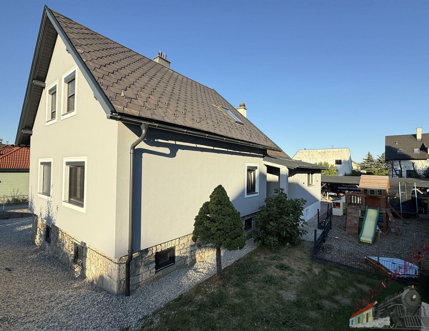 Zweifamilienhaus mit Outdoor-Küche & vielen Extras in 2752 Wöllersdorf-Steinabrückl
