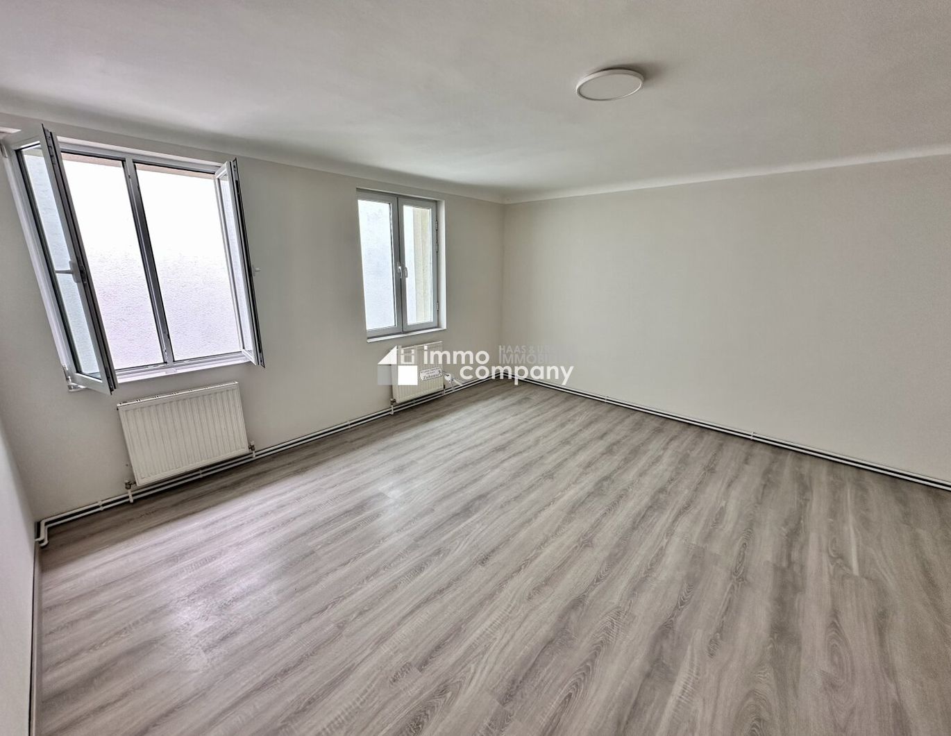 Moderne 2-Zimmer-Wohnung in Lassee - Stadtblick und Komfort für nur 600 € Kalt !