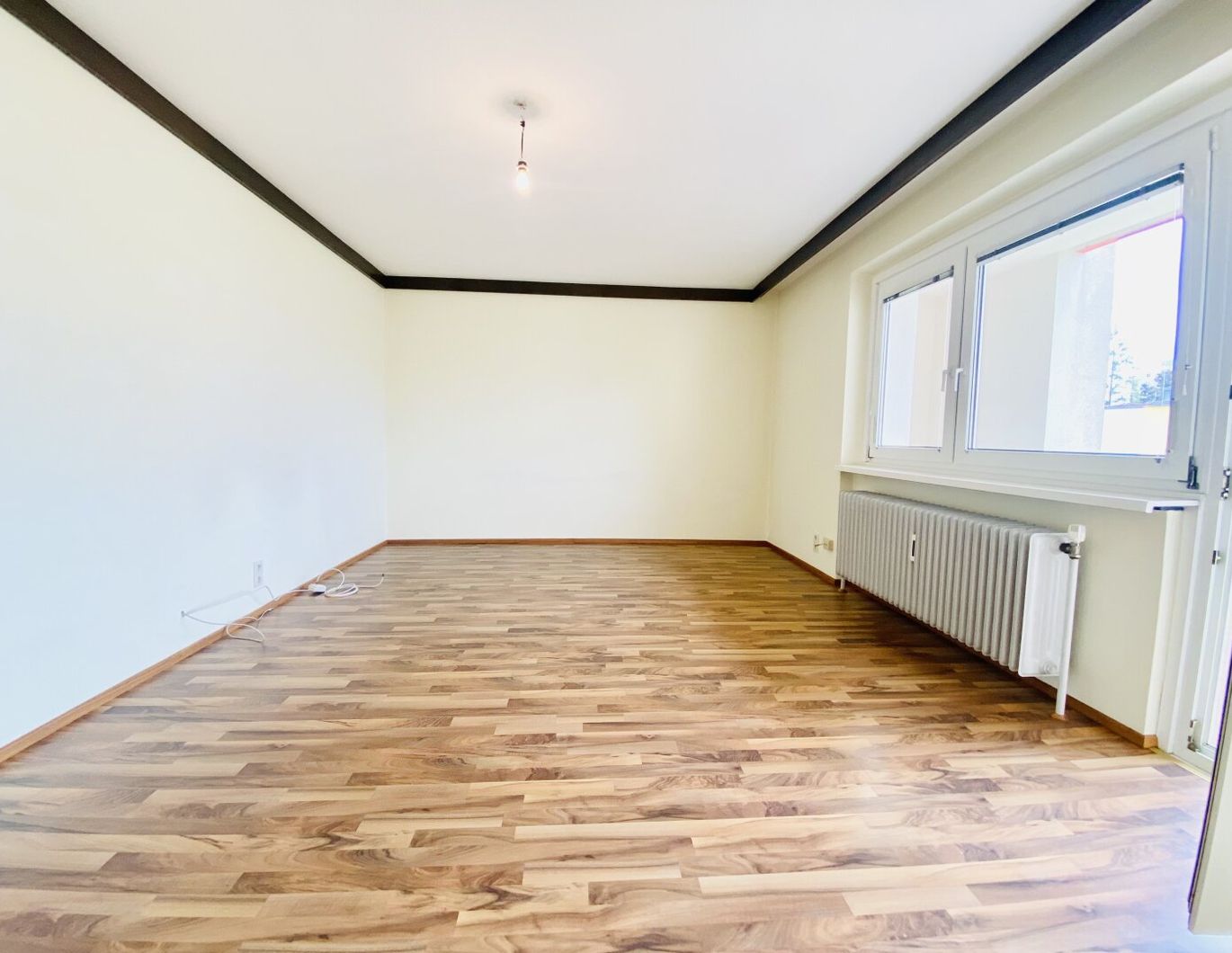 PROVISIONSFREI! SANIERUNGSBEDÜRFTIGE WOHNUNG MIT VIEL POTENZIAL!