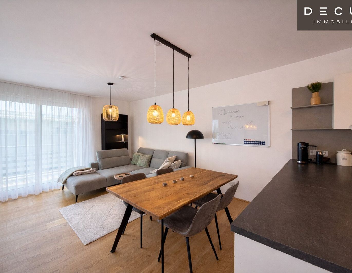 GROSSARTIGE 2-ZIMMER WOHNUNG | VOLL MÖBLIERT & MODERN | 2 TERRASSEN | MIT GARAGENPLATZ | RUHIGE LAGE